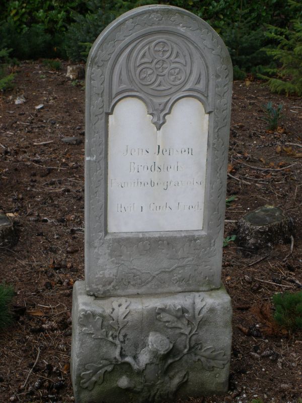 Jens Jensen Broedsted's familiegravsted.JPG